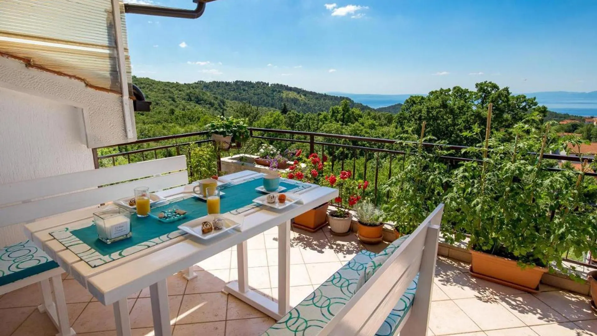 Cozy Apartment In Rijeka With House Sea View