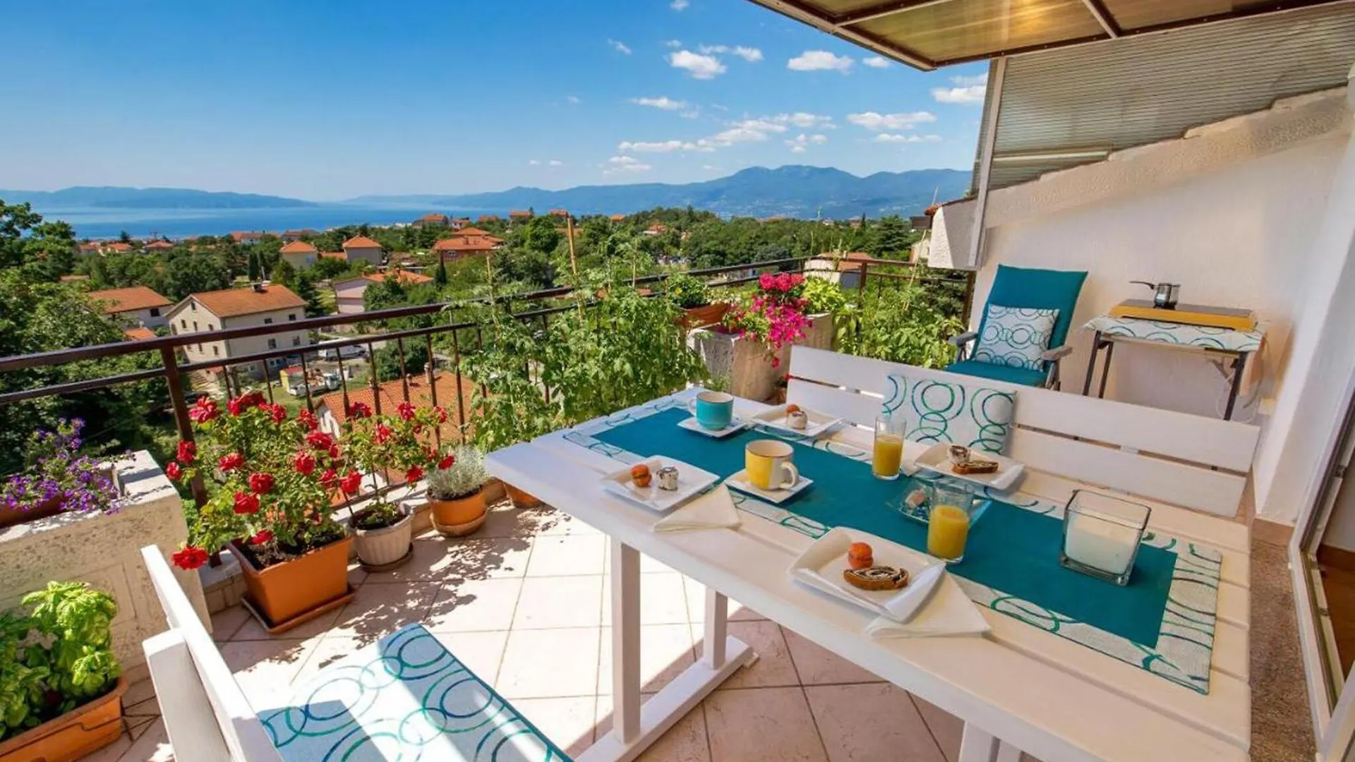 Cozy Apartment In Rijeka With House Sea View